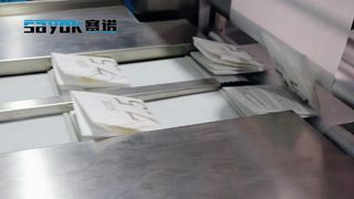 Macchina confezionatrice con guarnizione a quattro lati per guanti chirurgici bi-fold