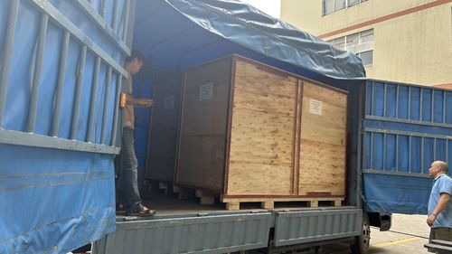 ultime notizie aziendali su 2 set di guanti PCL personalizzati sono in spedizione ai clienti