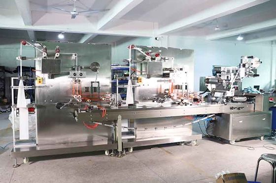 PLC Wipes umide Macchina di imballaggio automatico rinfrescante pulizia singolo Wipes umidi Tissue Sachet Making Machine 220v