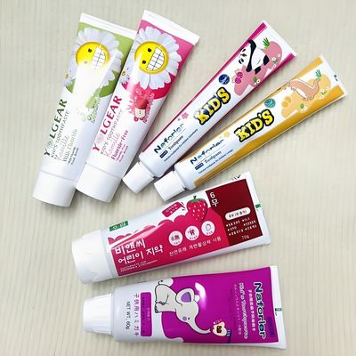 Macchina di cartonatura orizzontale compatibile per tubi di dentifricio di diverse dimensioni