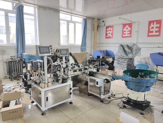 Qualità Linea di imballaggio automatico ad alta efficienza con dentifricio in bottiglia con disco vibrante che alimenta bottiglie e tappi Fabbrica